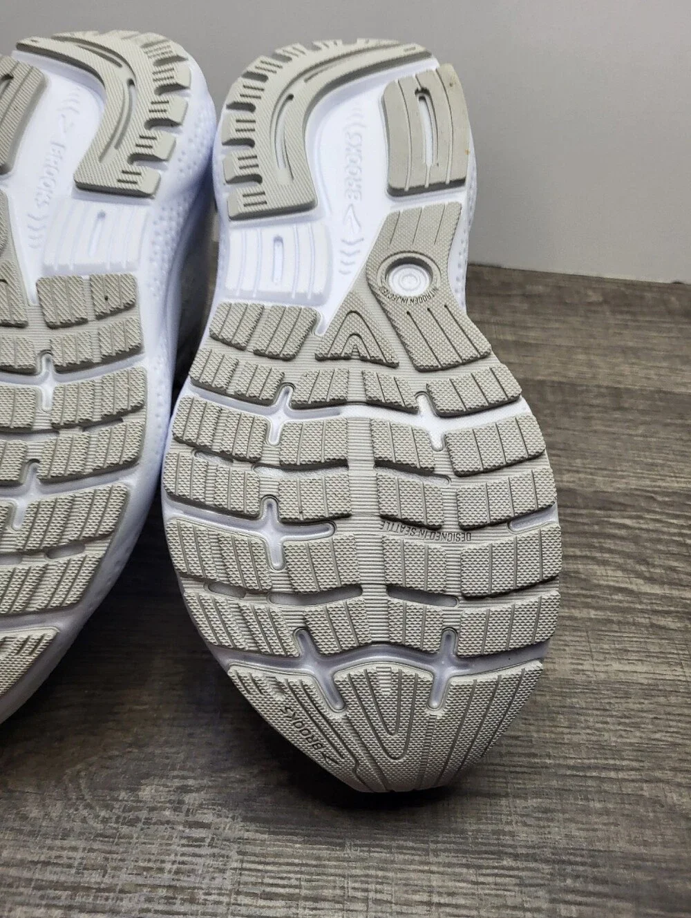 Brooks gently used